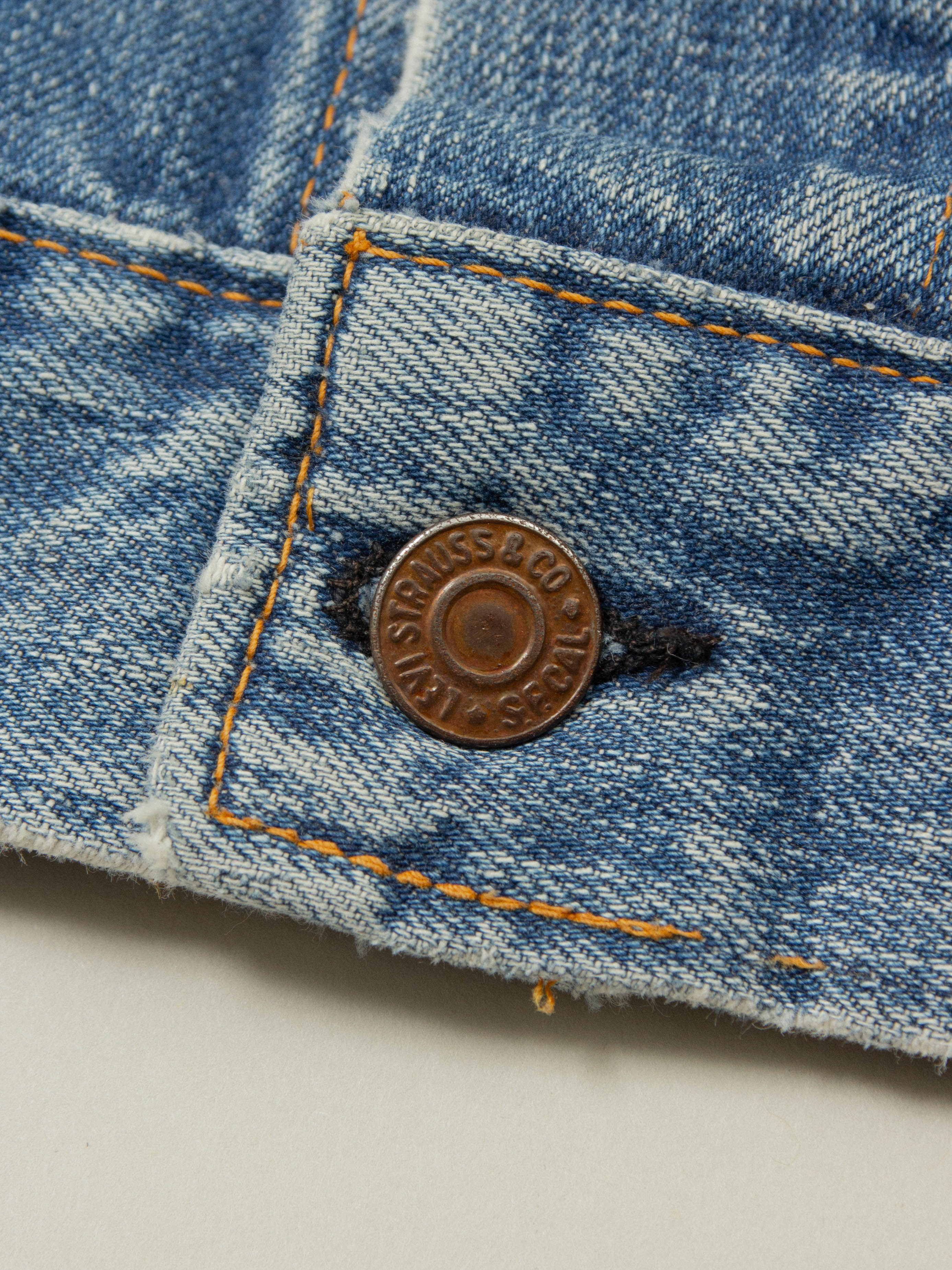 Vtg 1960s Levi's Big E Trucker Denim Jacket (S/M) - Image 4