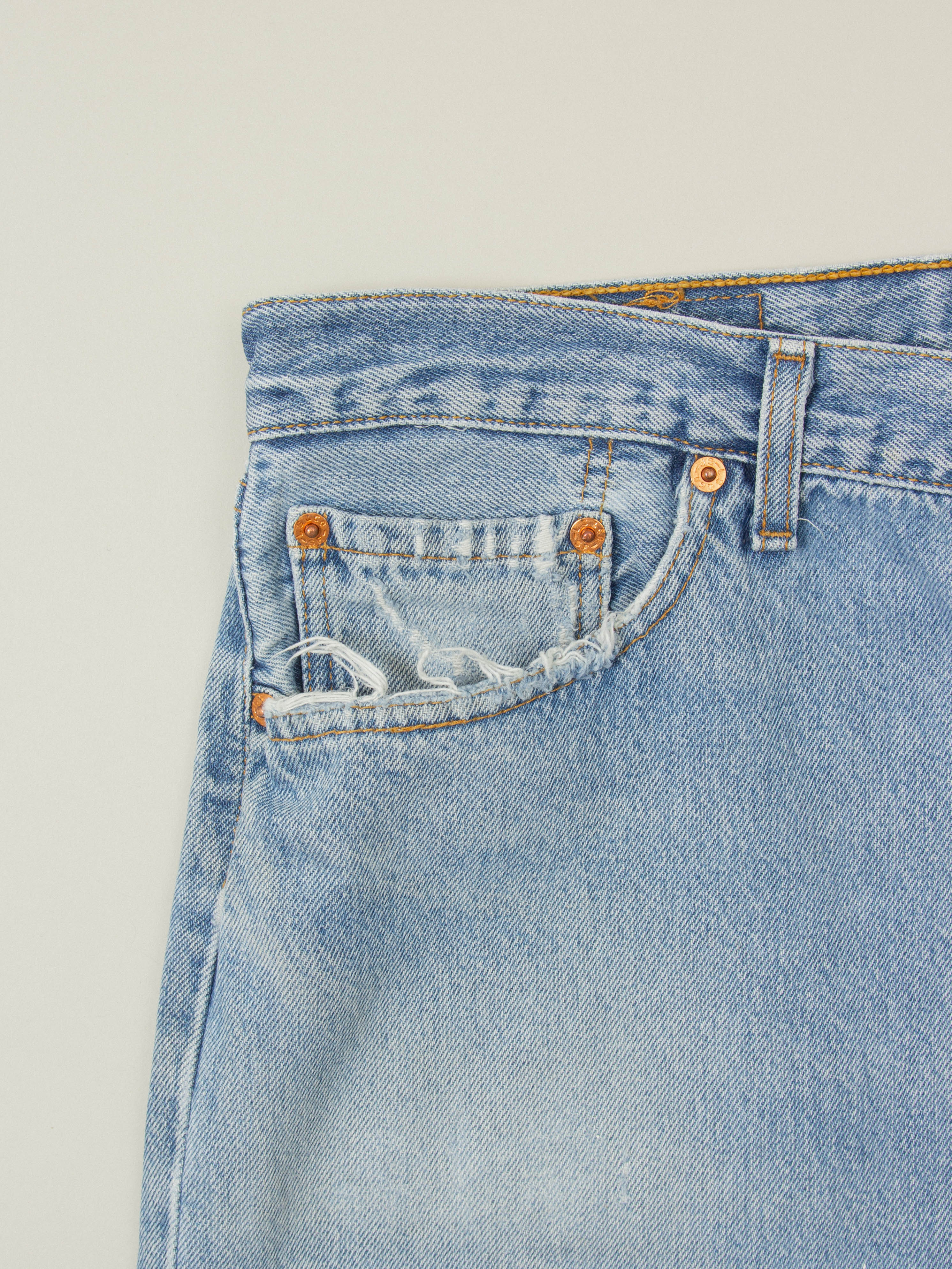 Vtg 1990s Levi's 501 Jeans - Made in France (38x30) - Image 4