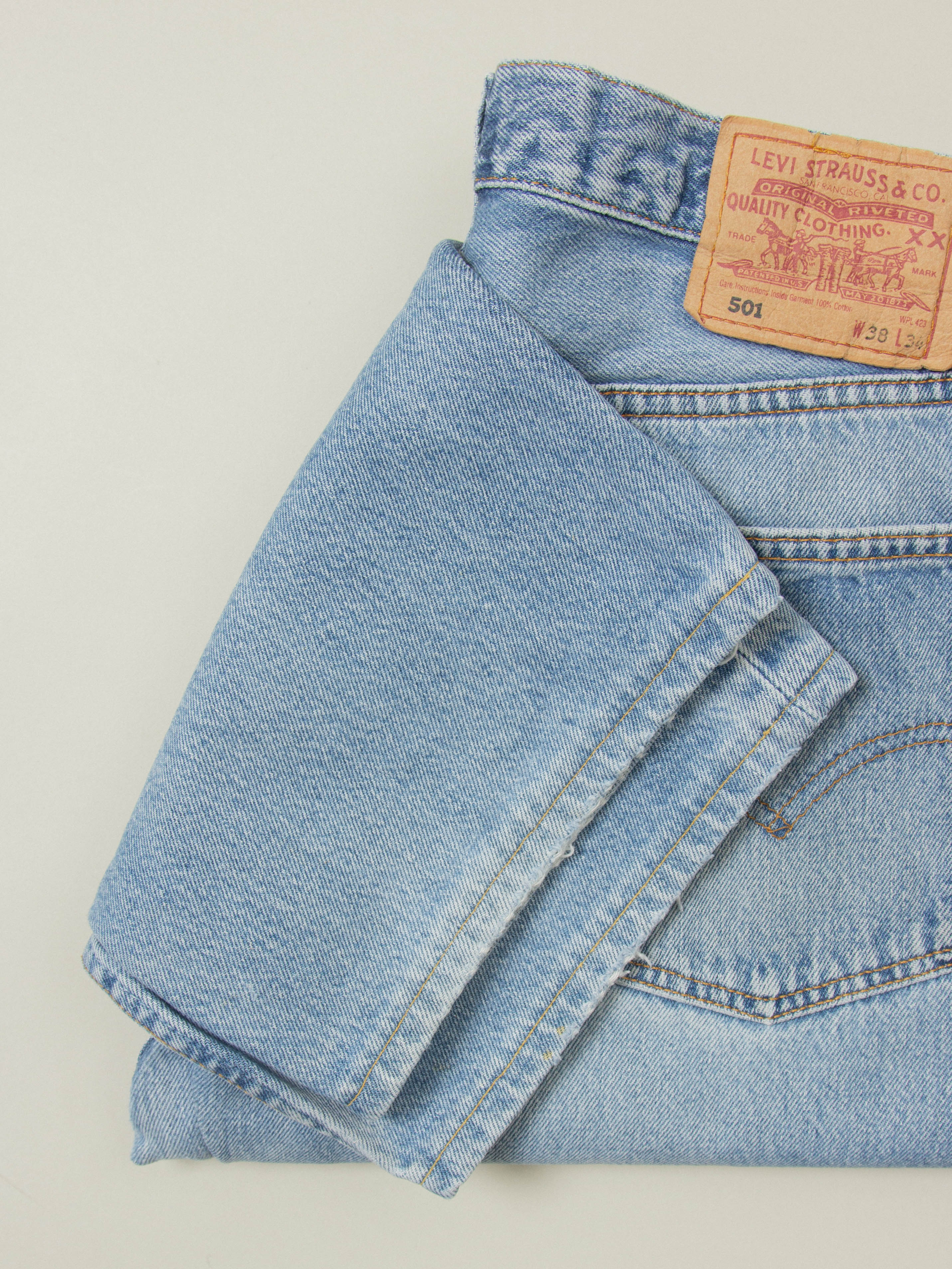 Vtg 1990s Levi's 501 Jeans - Made in France (38x30) - Image 7