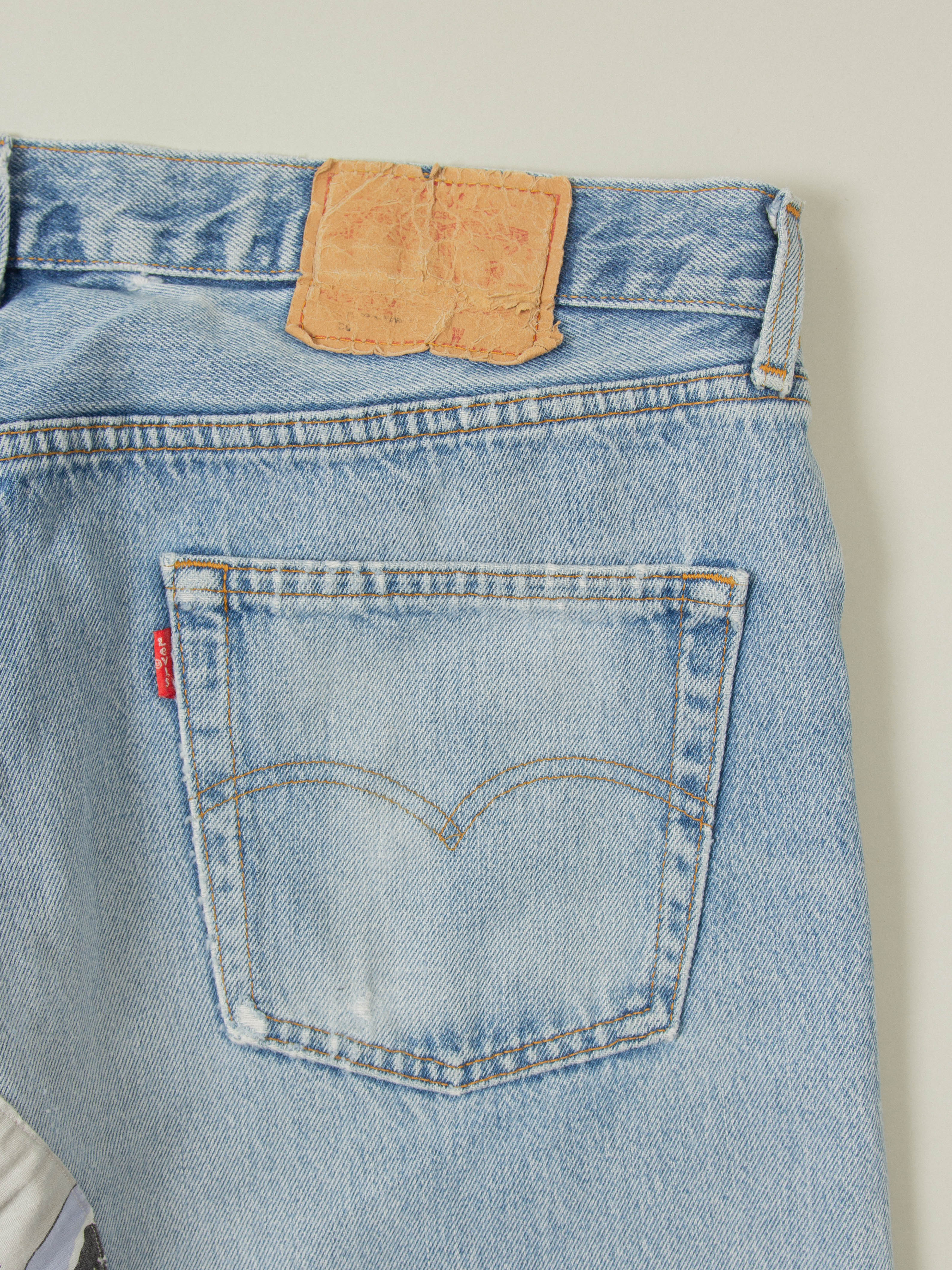 Vtg 1990s Levi's 501 Jeans - Made in France (38x33) - Image 8