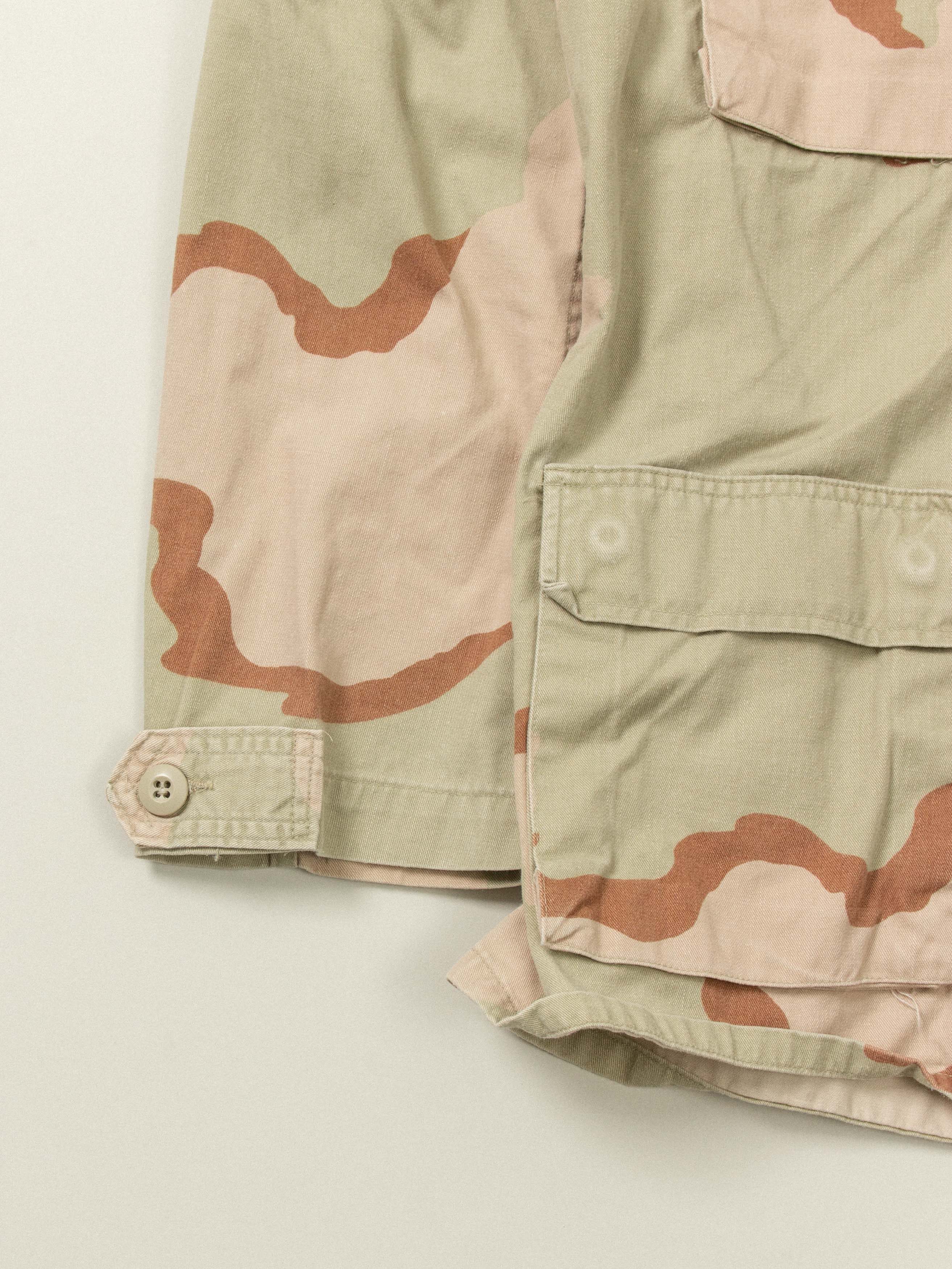 Vtg 1990s US Army Desert Jacket - Image 3
