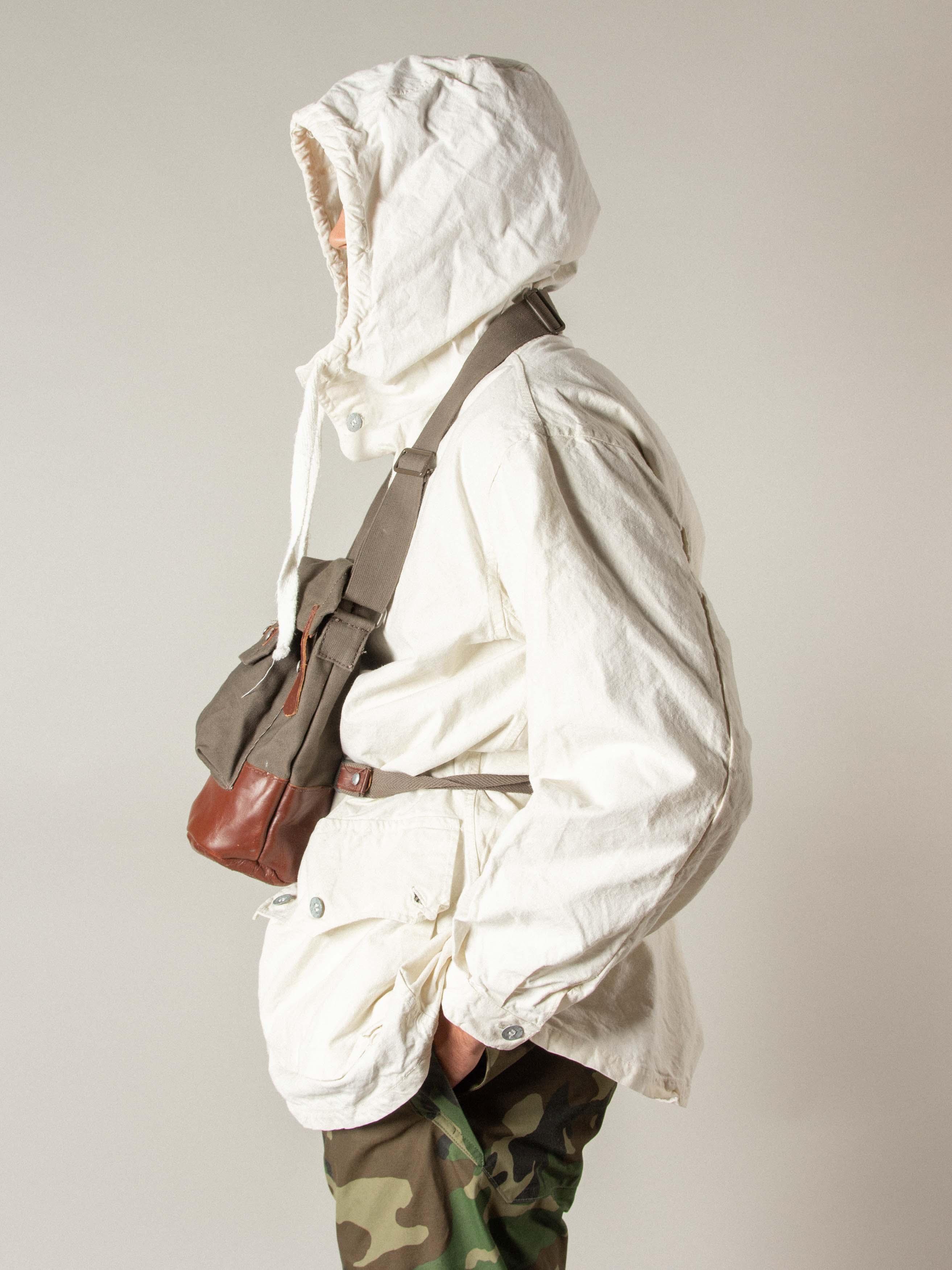 Vtg WW2 Swedish Army Gas Mask Bag - Image 4